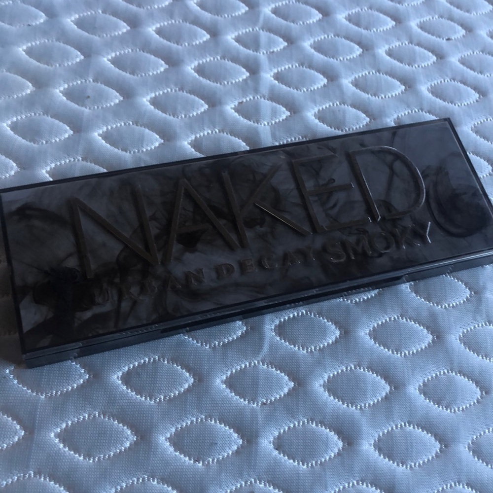 Urban decay naked palette smoky